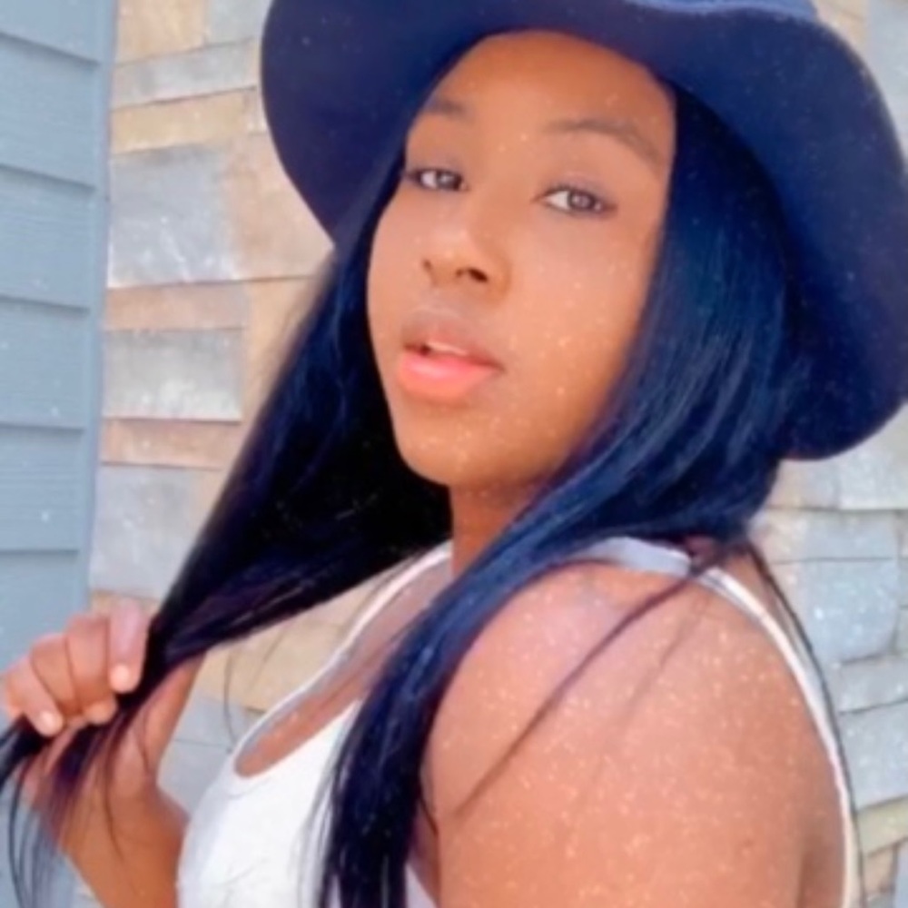 Meet your Posher, Tay